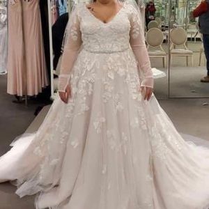 Wedding dress, Size 14, white, no alterations